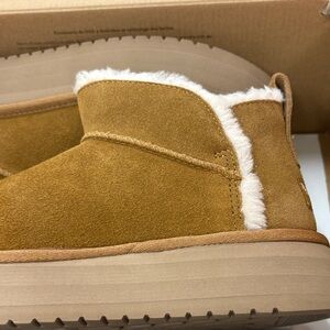 Koolaburra by UGG Tan Mini Playform Ankle Boots